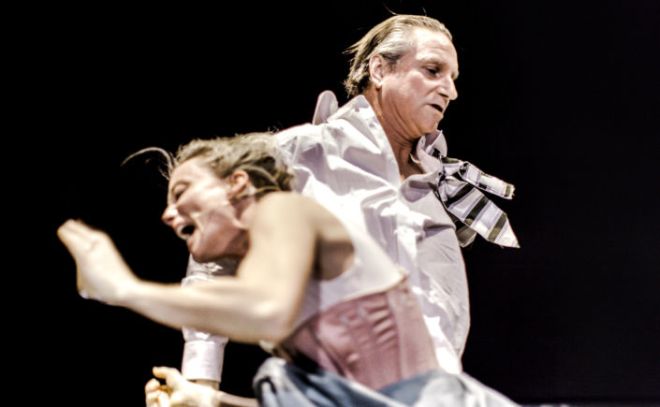 Repetitiebeelden-Hedda-Gabler-Theater-Utrecht-Fotograaf-Roel-van-Berckelaer5-705x435